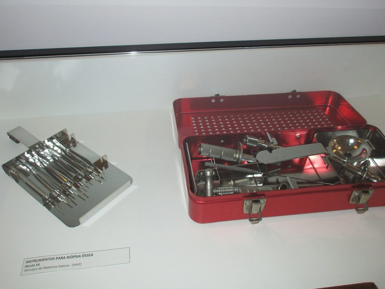 Surgical irons of operating room, Navio-hospital Gil Eannes, Viana do Castelo (2).JPG